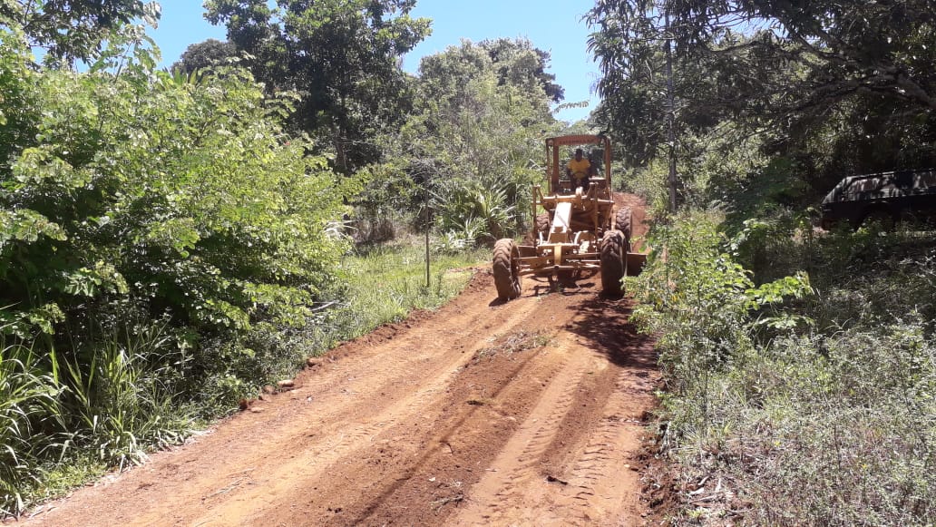 Prefeitura de Itacaré continua com obras de patrolamento e recuperação de estradas