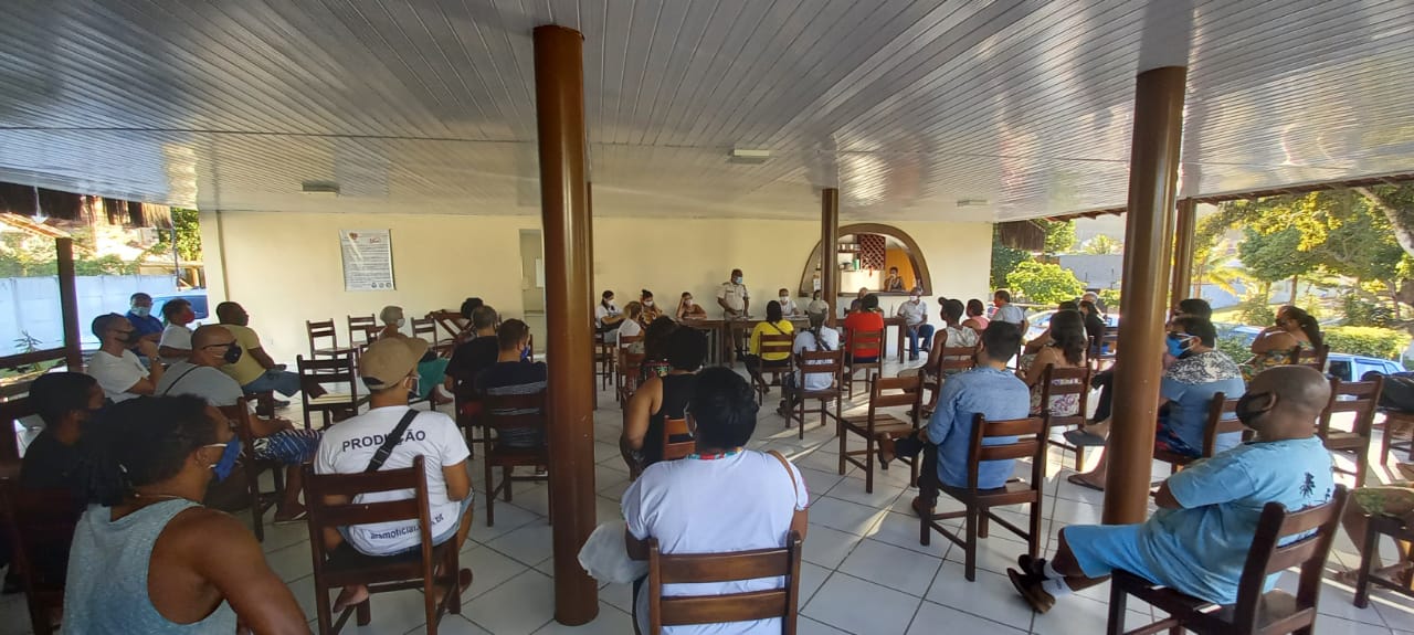 Prefeitura de Itacaré e PM discutem com  a comunidade medidas de combate ao Covid