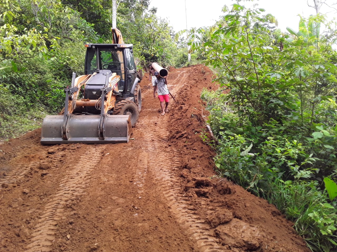 Prefeitura de Itacaré realiza obras de recuperação da estrada da Jacutinga