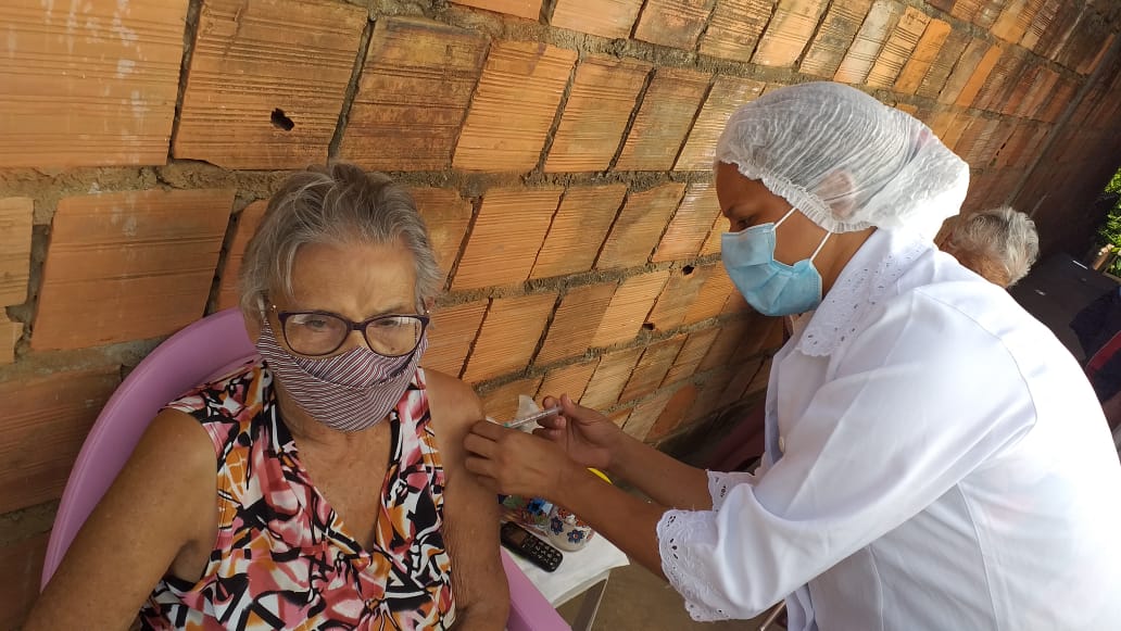 Vacinação de idosos continua em Itacaré na sede e na zona rural