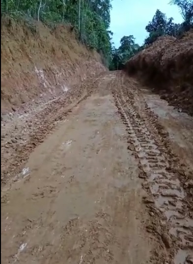 Prefeitura de Itacaré realiza aberturade mais uma estrada na zona rural