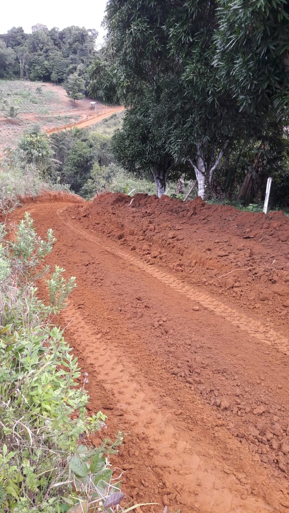 Prefeitura de Itacaré recupera mais uma estrada na zona rural