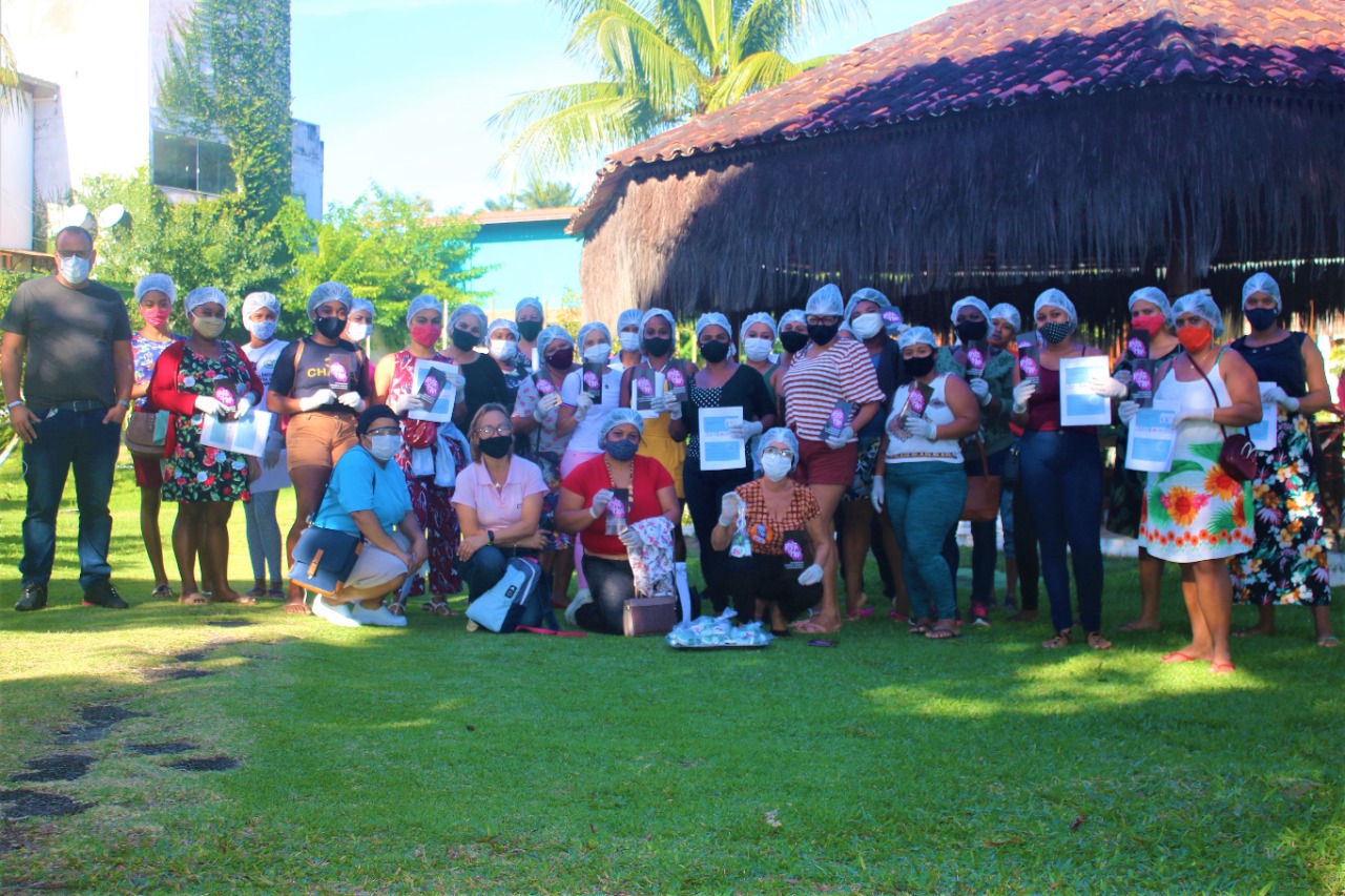 Mulheres de Itacaré participam de curso de camareira e governanta