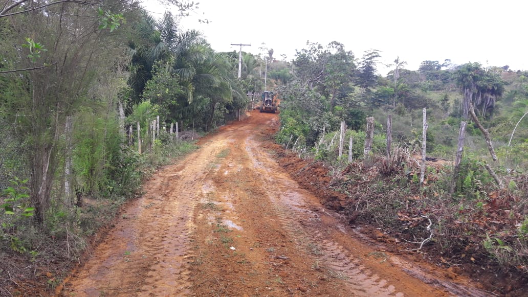 Prefeitura de Itacaré recupera ramal do Orojó, na zona rural