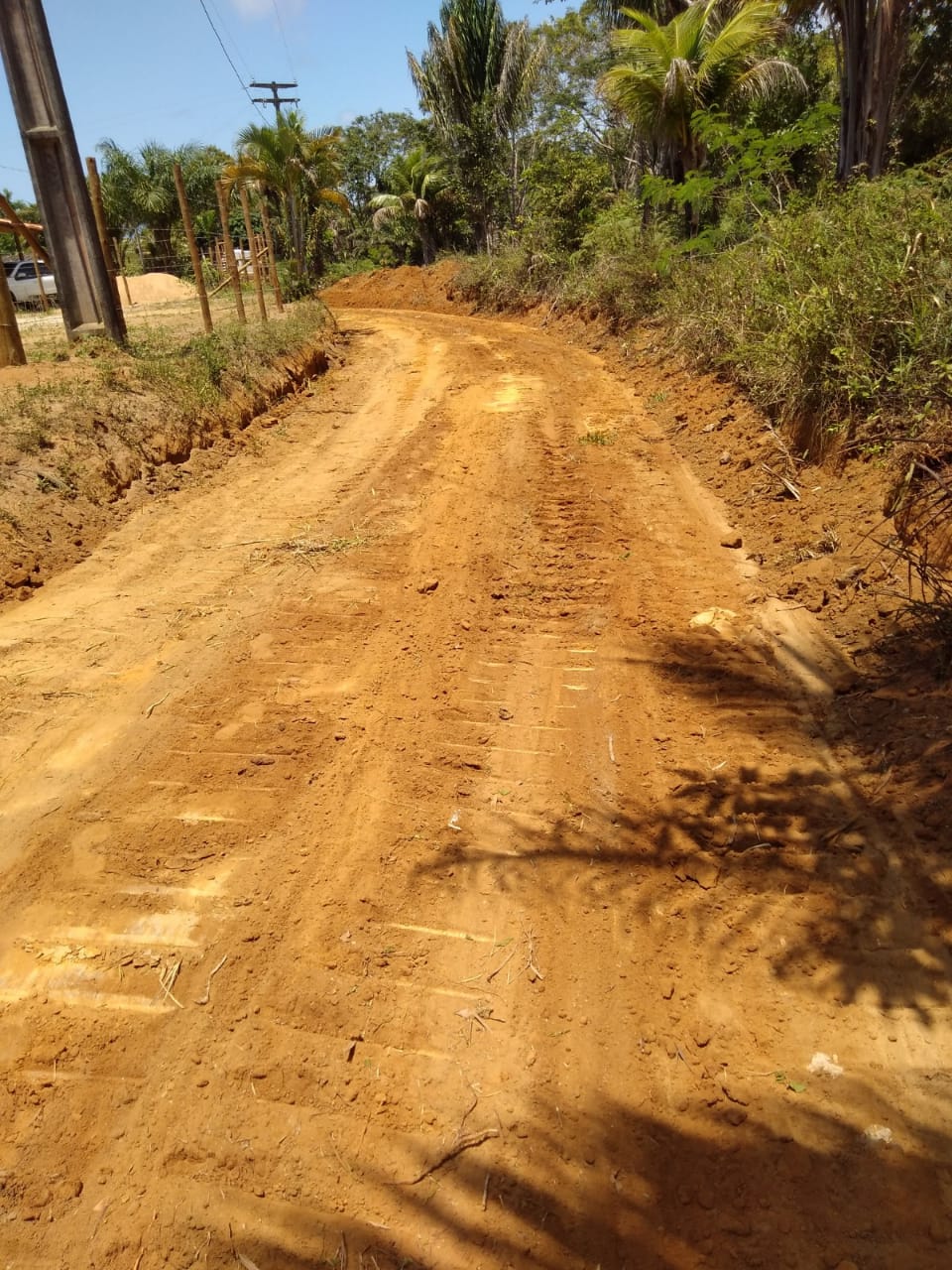 Prefeitura de Itacaré recupera estrada da região da Camboinha