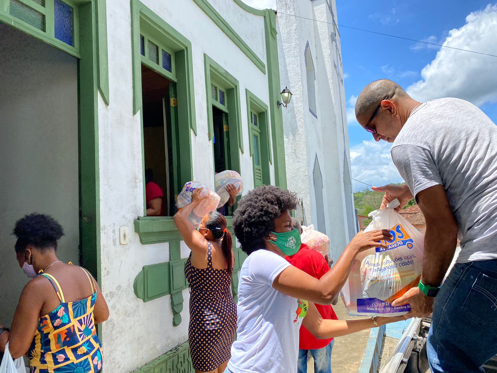 Doações continuam sendo feitas para as vítimas das enchentes em Itacaré