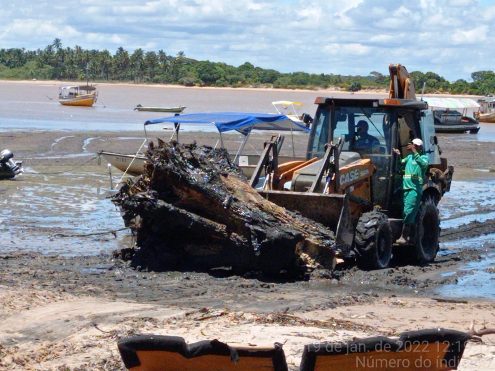 Prefeitura de Itacaré continua com a limpeza das praias e ruas