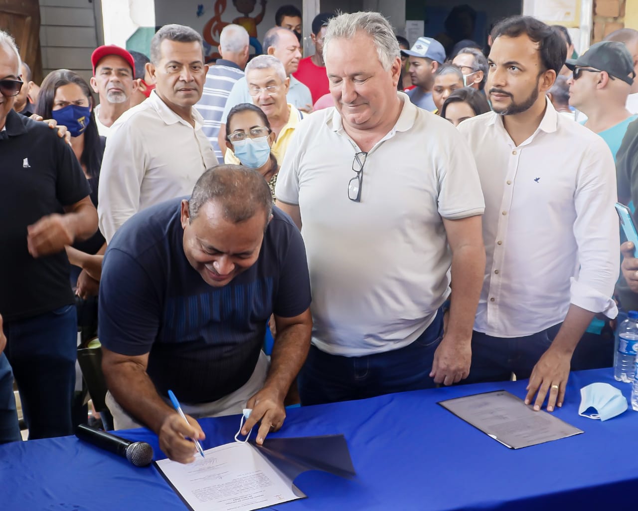 Prefeitura assina a ordem de serviço para  construção da orla e do cais de Taboquinhas