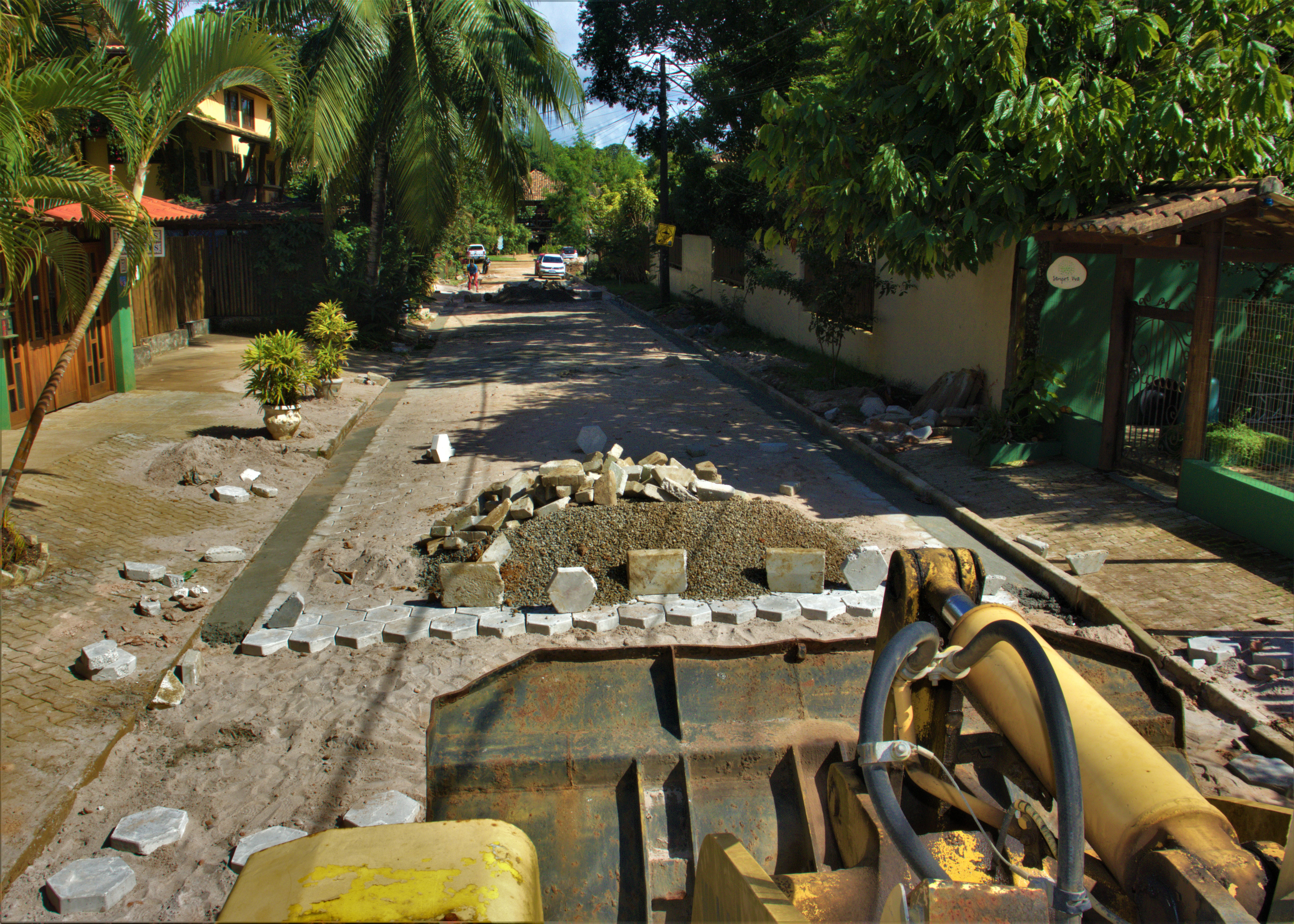 Obras de pavimentação das ruas  da Concha continuam em Itacaré