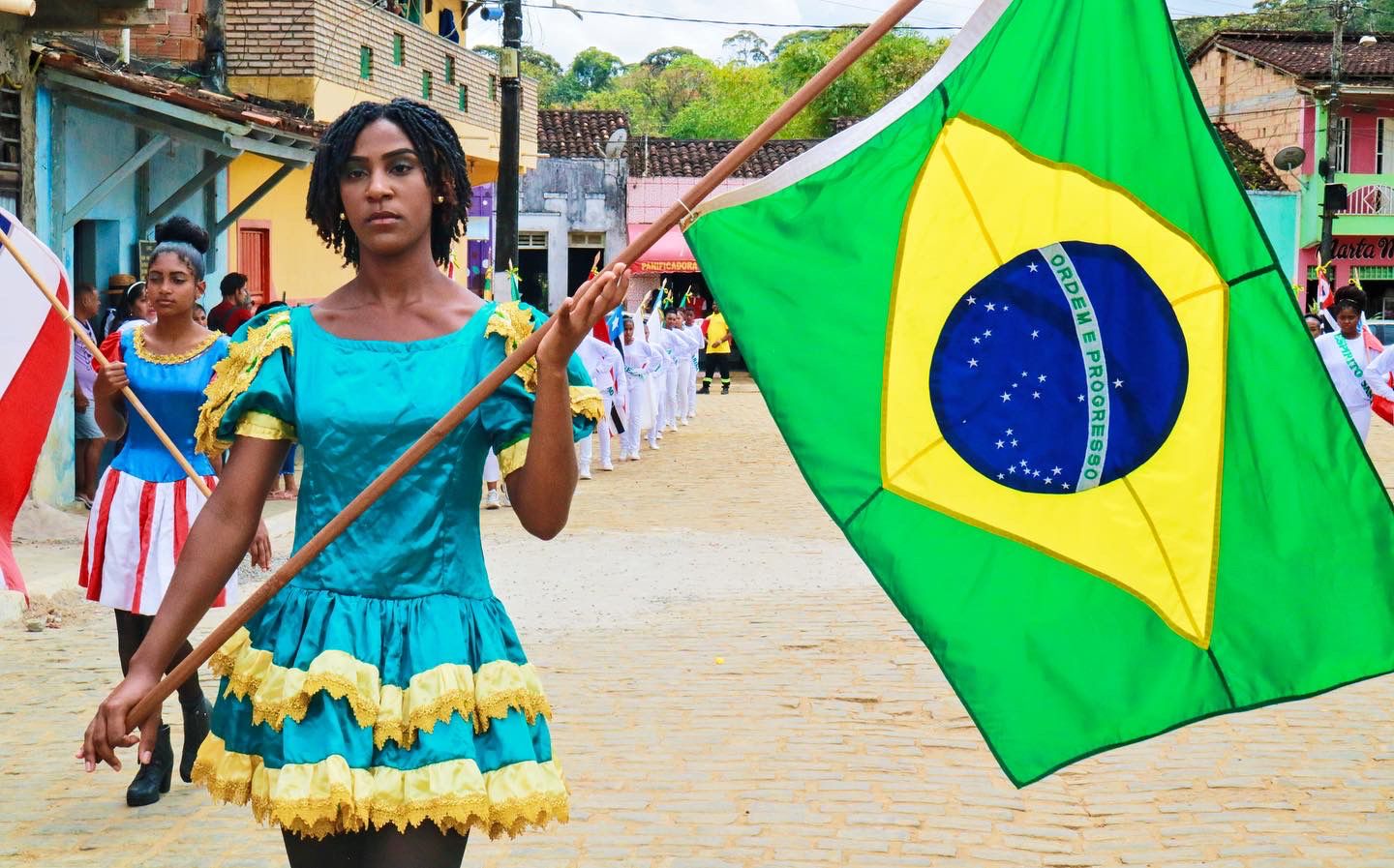 Desfile Cívico Escolar de Vargem Alta celebra a educação e a história local