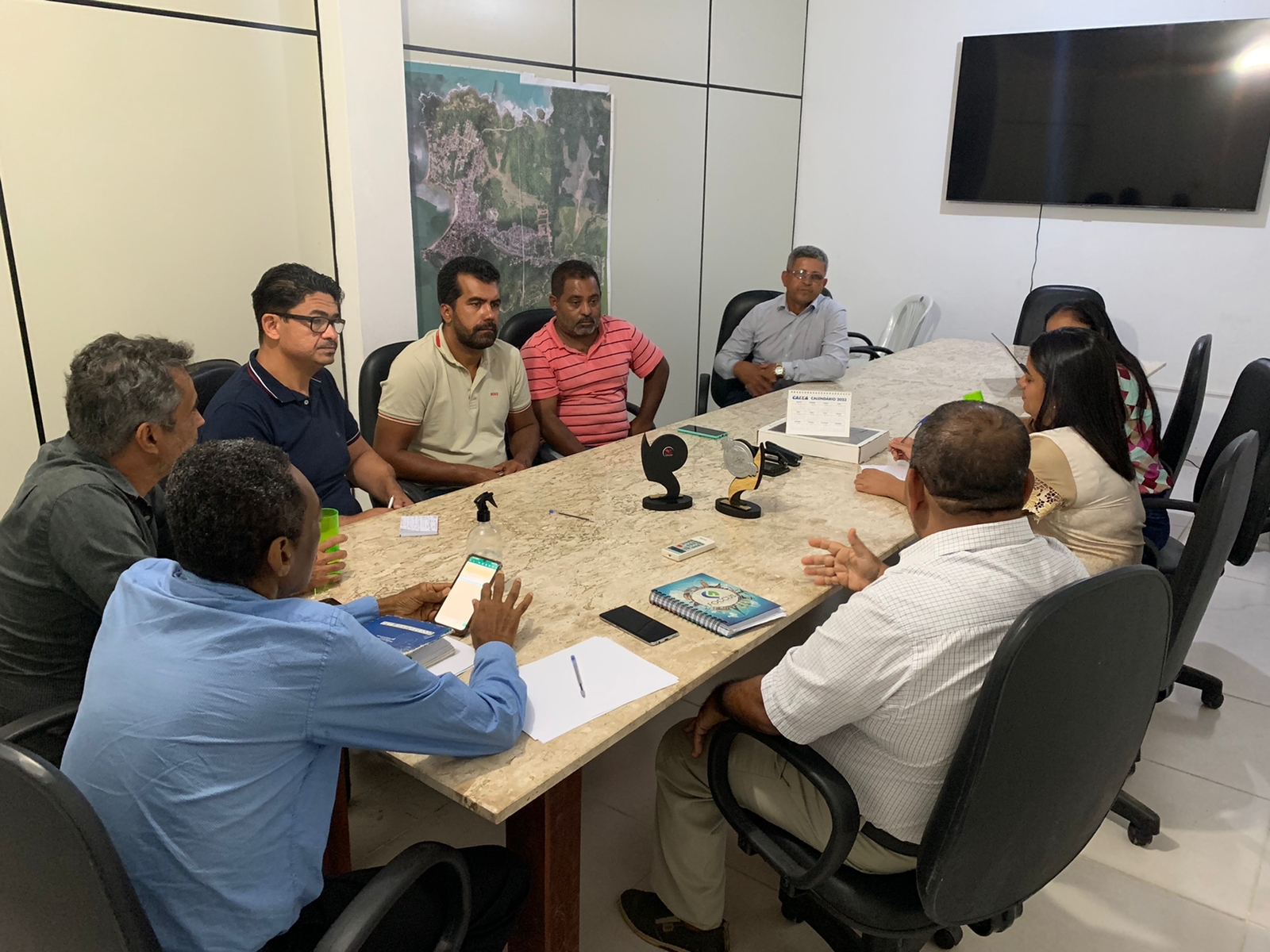 Prefeitura de Itacaré realiza visita técnica ao terreno onde será construída a quadra de esportes de Rua de Palha.