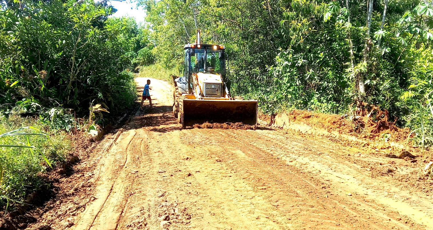 Prefeitura de Itacaré continua com trabalhos de recuperação de estradas e ramais na zona rural