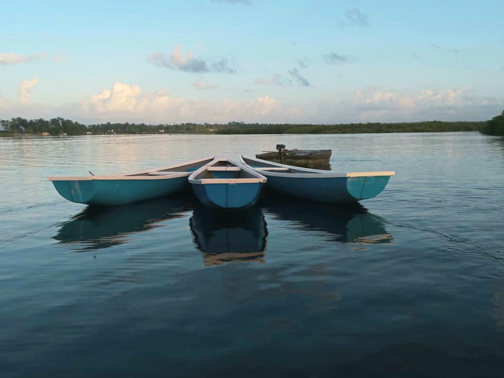 Prefeitura de Itacaré adquire canoas com motores para atender a população ribeirinha do município