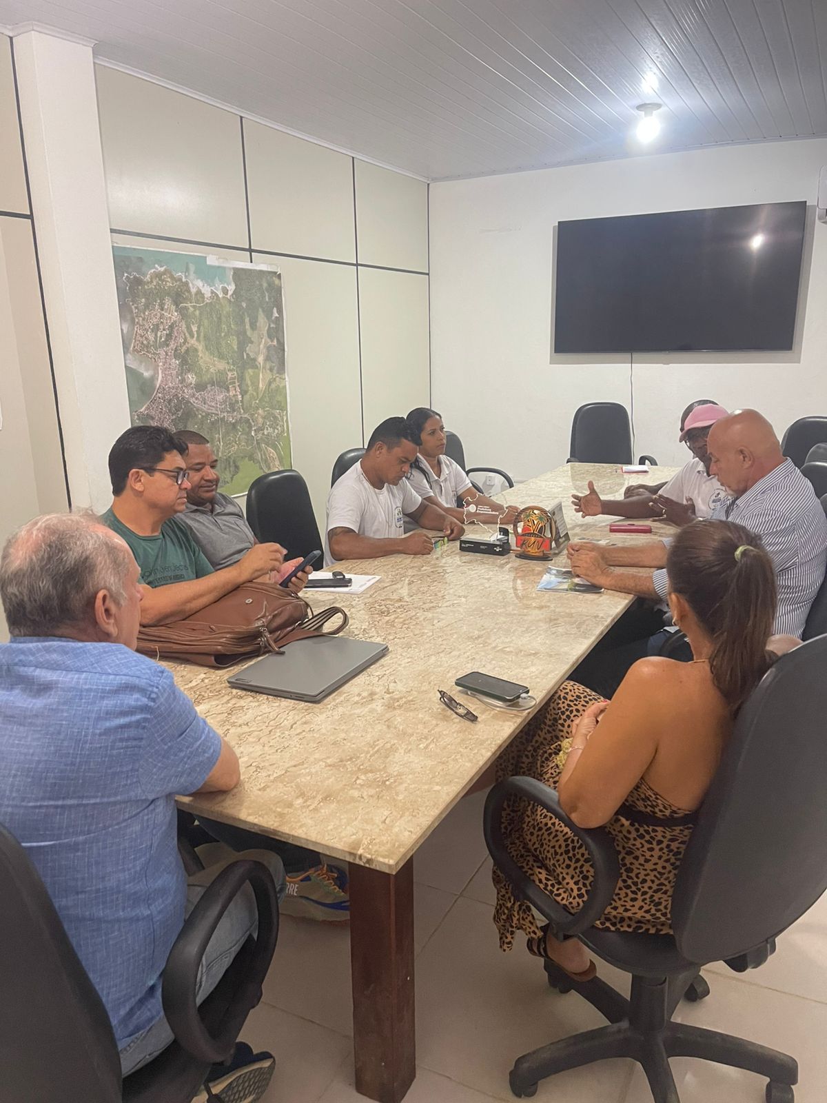 Reunião Intersetorial Aborda Planejamento e Limpeza Urbana em Eventos de Itacaré